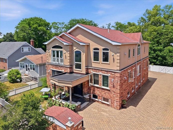 79 Tier Street