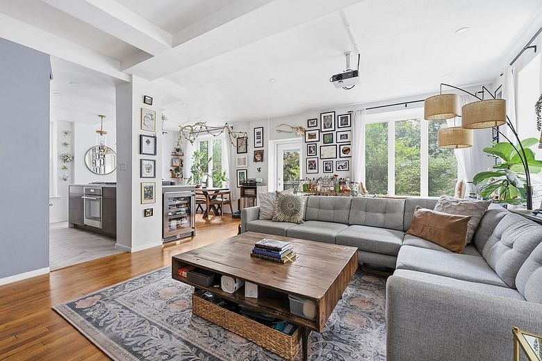 79 West Washington Place #2R