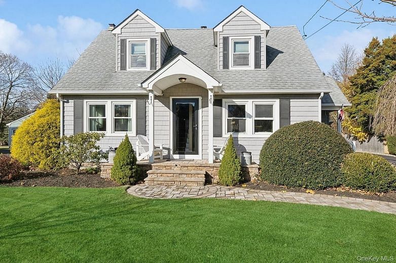 790 Peconic Bay Boulevard