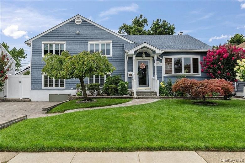 790 Wenwood Drive