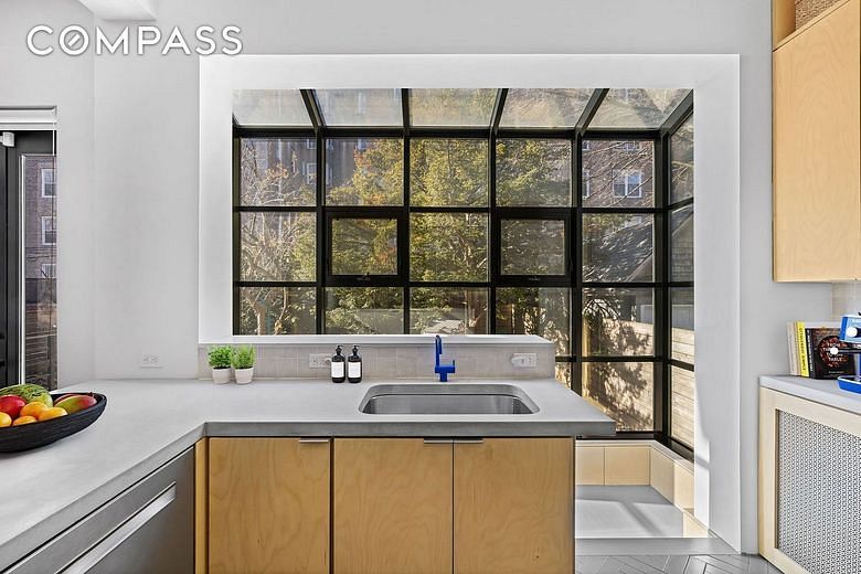 792 East 21st Street