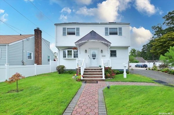 Image 1 of 25 for 625 Robin Court in Long Island, West Hempstead, NY, 11552