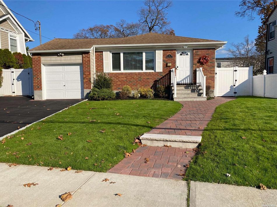 Image 1 of 17 for 51 Winthrop Street in Long Island, Lynbrook, NY, 11563