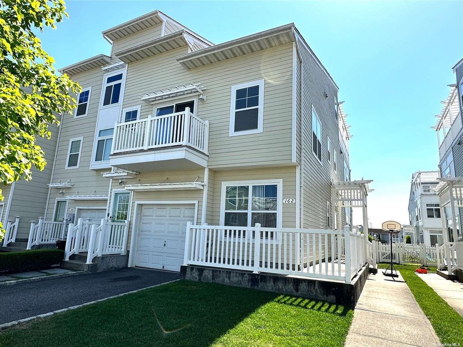 Image 1 of 17 for 162 Sea Grass Lane in Queens, Arverne, NY, 11692