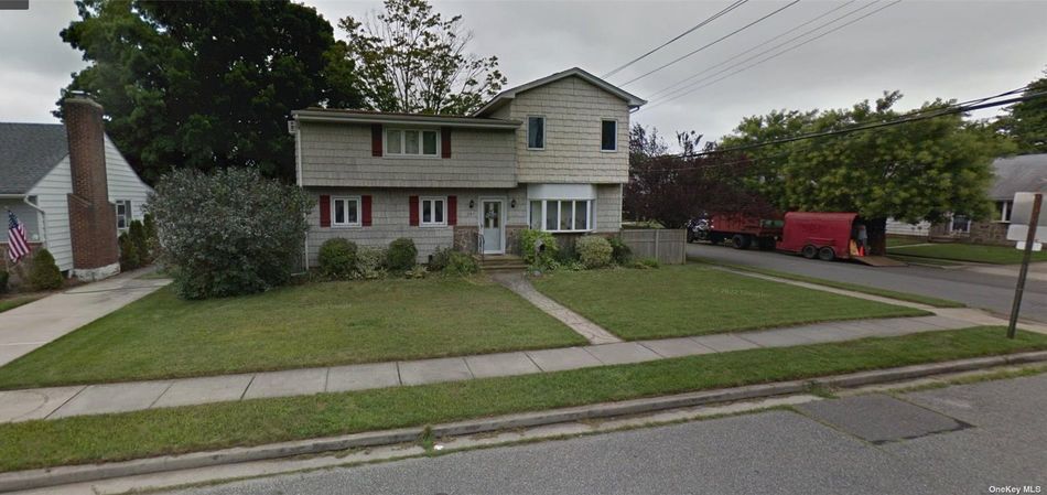 Image 1 of 35 for 233 Princess Street in Long Island, Hicksville, NY, 11801