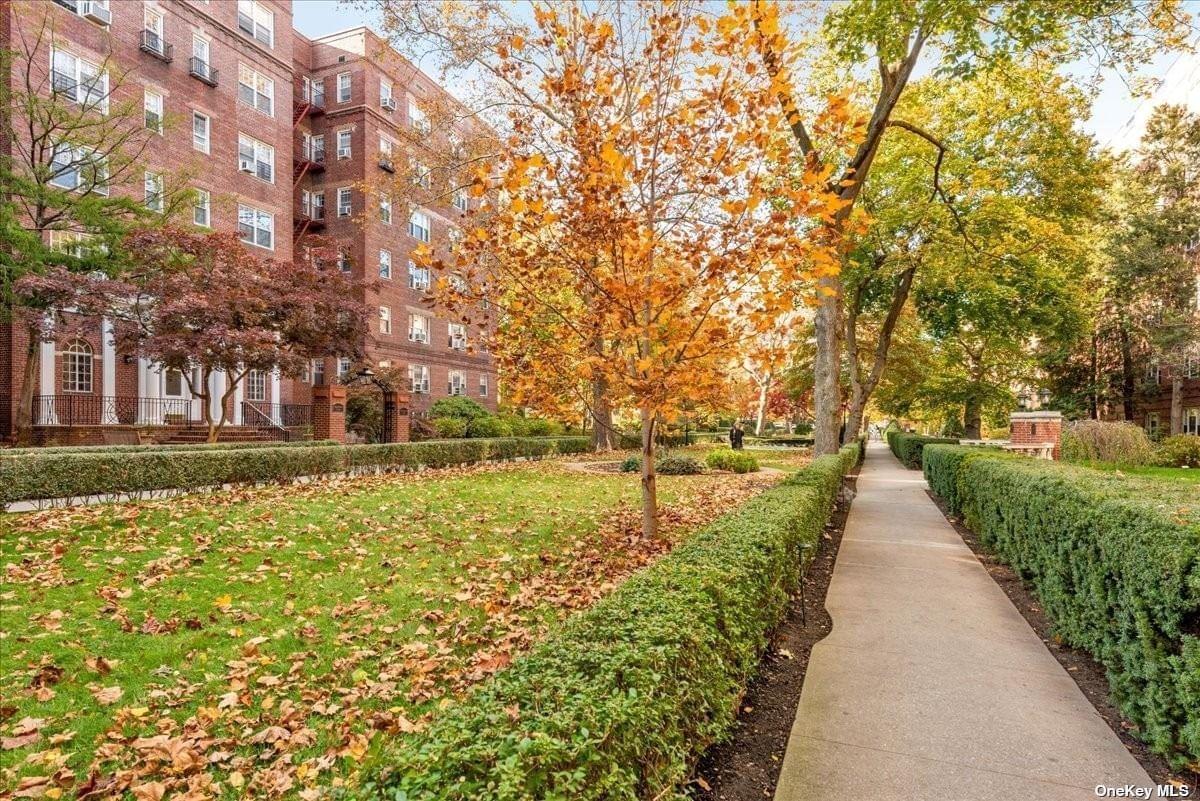 77-35 113 Street #2K in Queens, Forest Hills, NY 11375