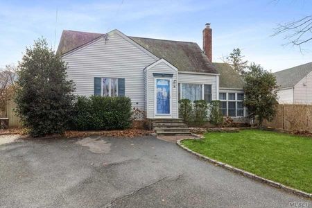 Image 1 of 20 for 8 Soundview Avenue in Long Island, E. Northport, NY, 11731