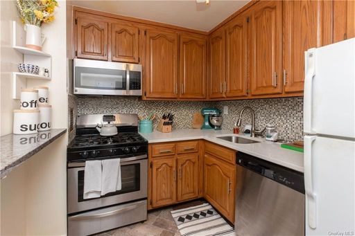 Image 1 of 13 for 14 Westview Avenue #612 in Westchester, Tuckahoe, NY, 10707
