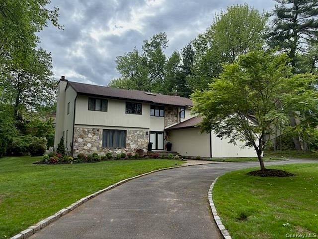 8 Bolton Drive