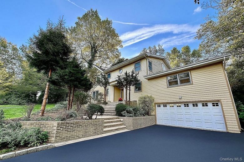 8 Briarfield Drive