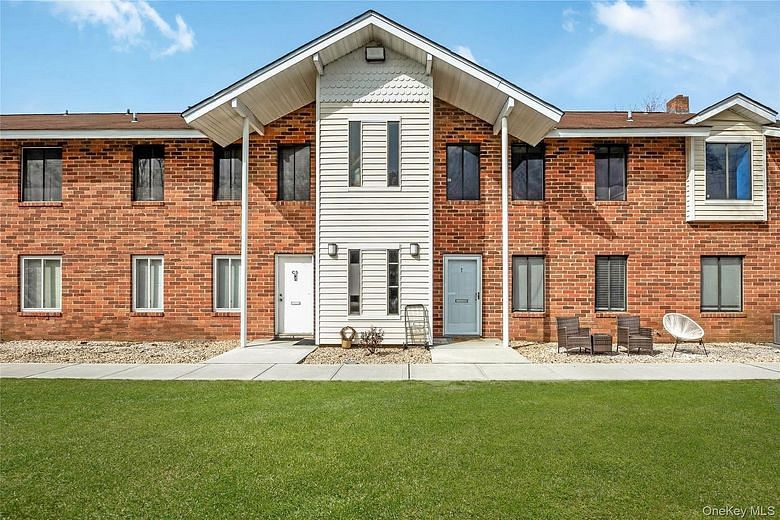 8 Cheyenne Court #8