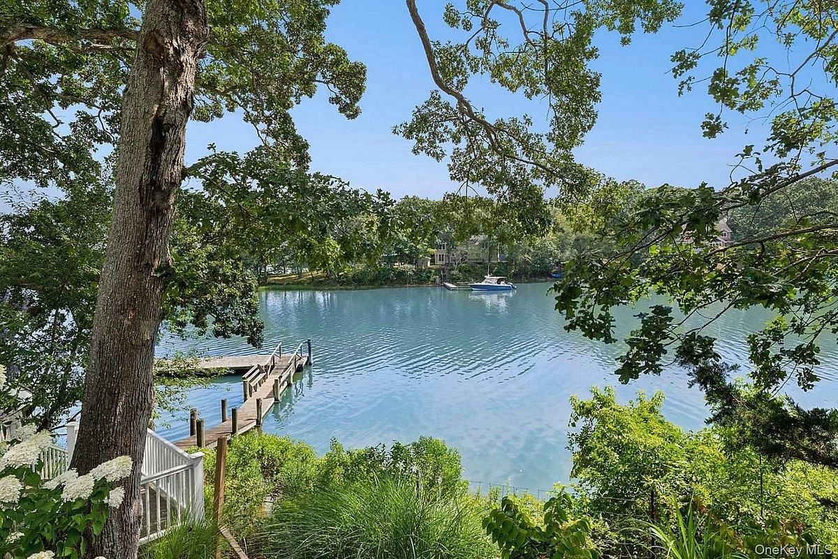 Image 1 of 42 for 8 Cove Way in Long Island, Shelter Island, NY, 11964