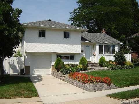 8 Debora Drive