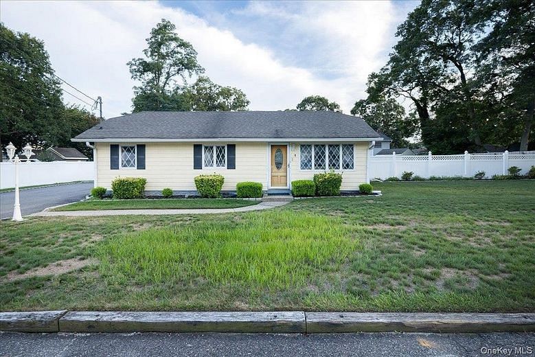8 Doradell Drive