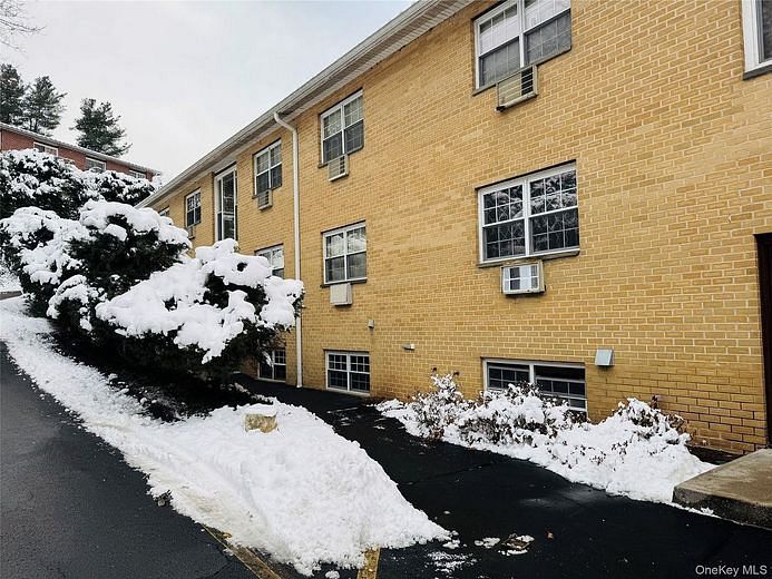 8 Dove Court #8B