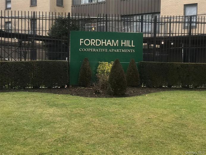 8 Fordham Hill Oval #6B
