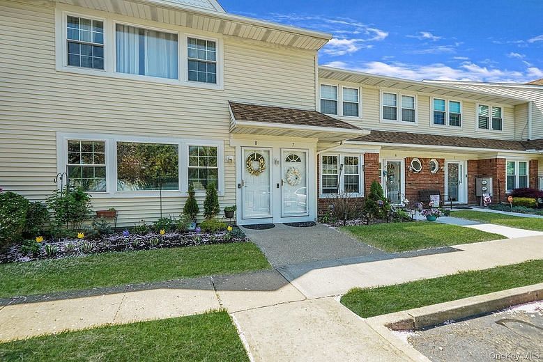 8 Gazebo Lane #8