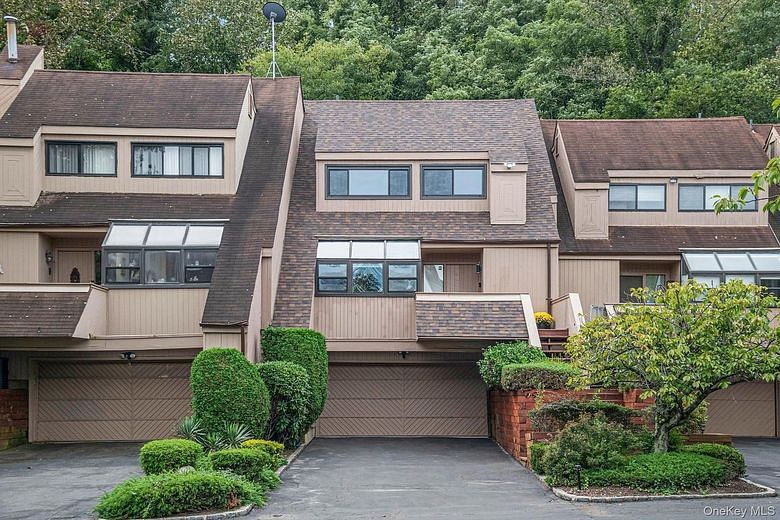 8 John Bean Court