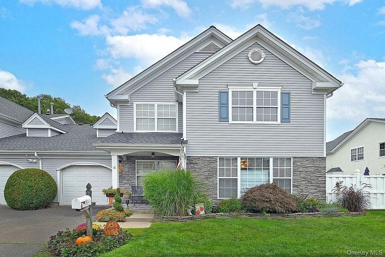 8 Lavern Drive
