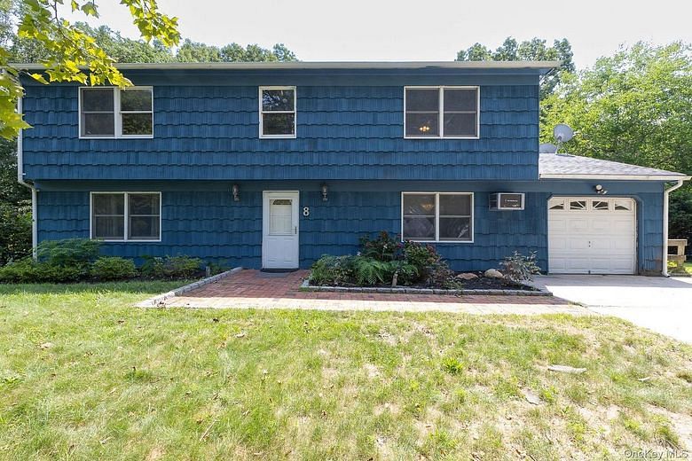 8 Long Meadow Place