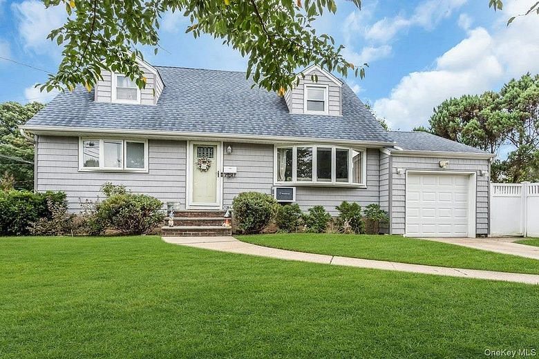 8 N Summit Drive
