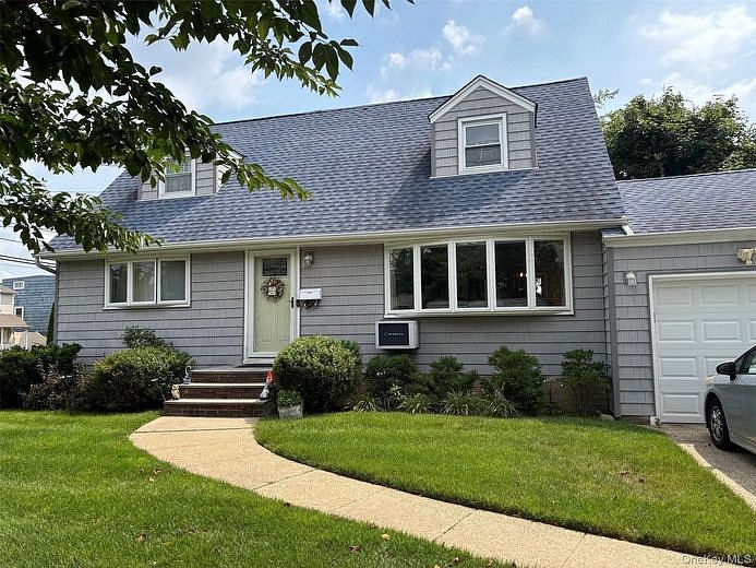 8 N Summit Drive