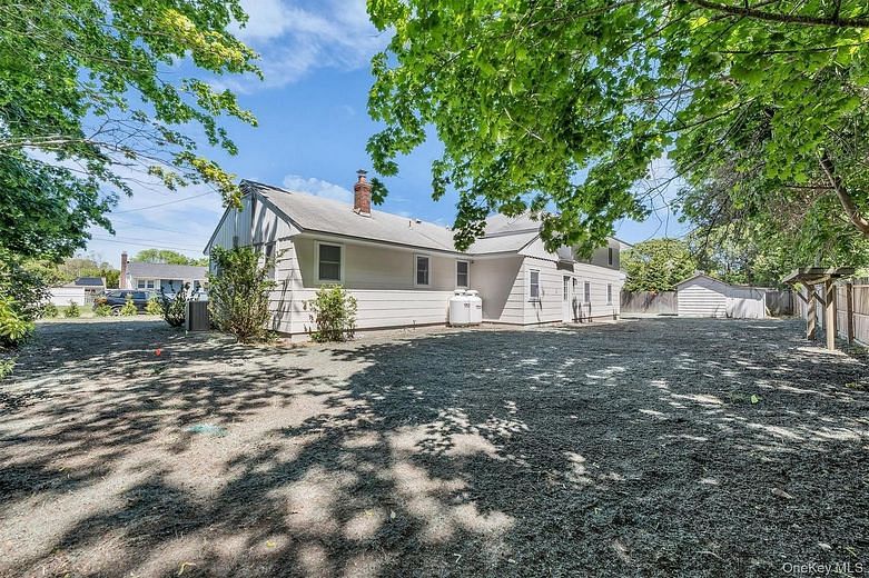 8 N Westbury Road