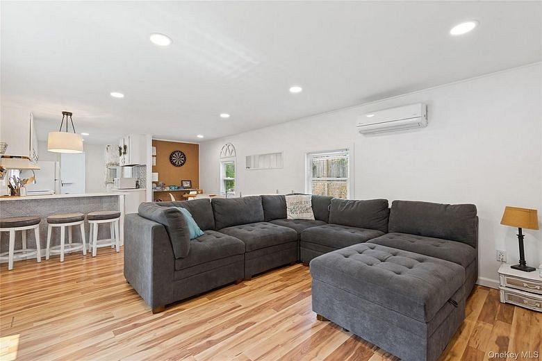 8 North Railroad Avenue