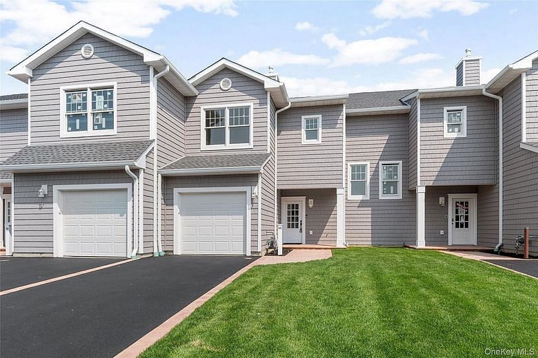 8 Ocean Watch Court