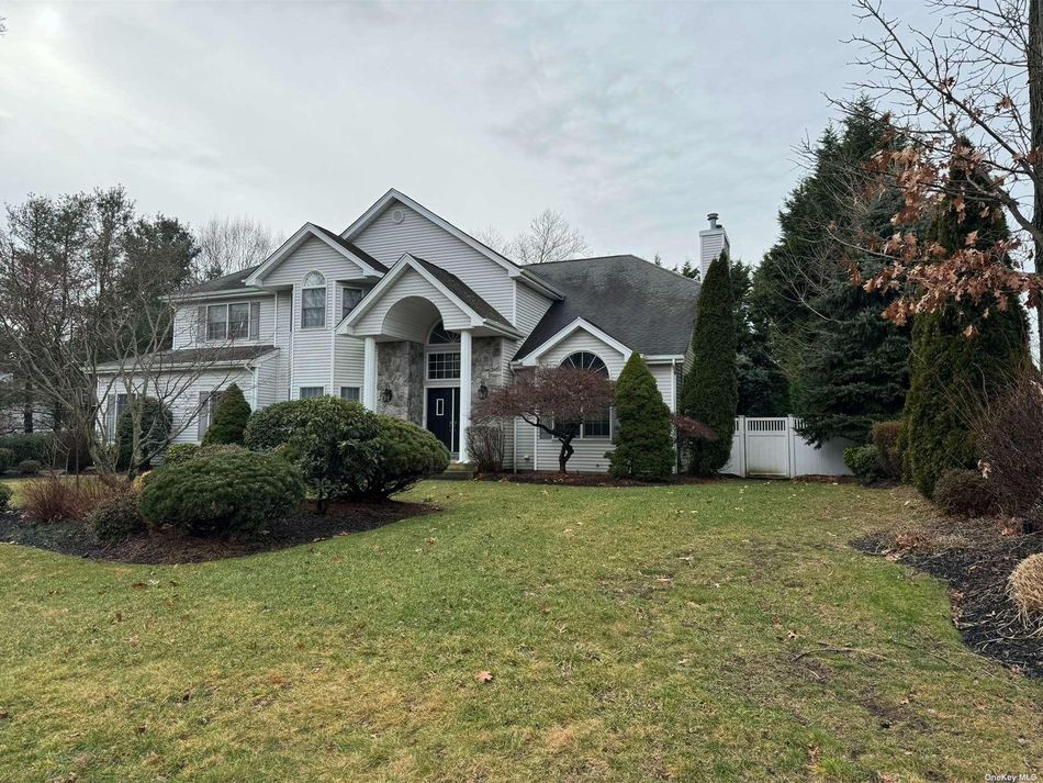 Image 1 of 1 for 8 Park View Lane in Long Island, Lake Grove, NY, 11755