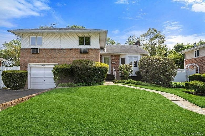 8 Pasadena Drive