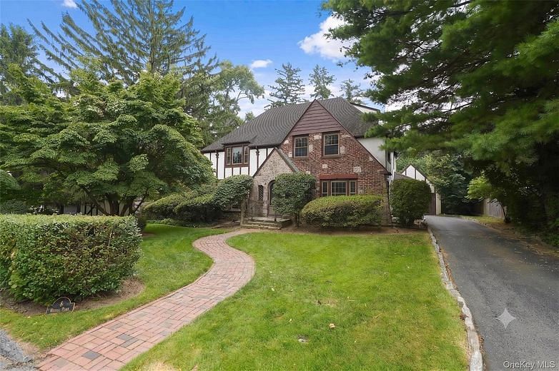 8 Ritchey Place