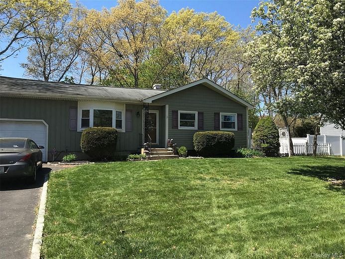 8 Shenandoah Boulevard