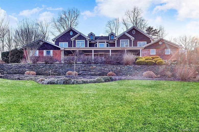 8 White Birch Drive
