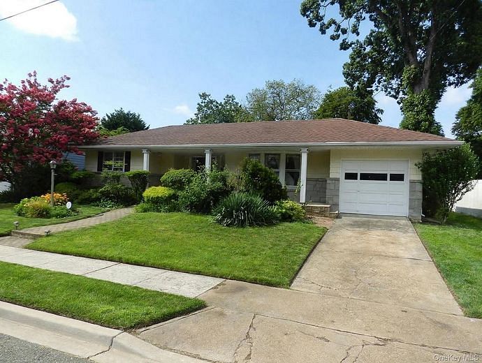 8 Willowbrook Lane