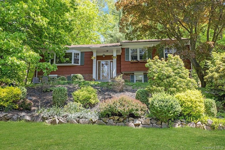 8 Woodland Road