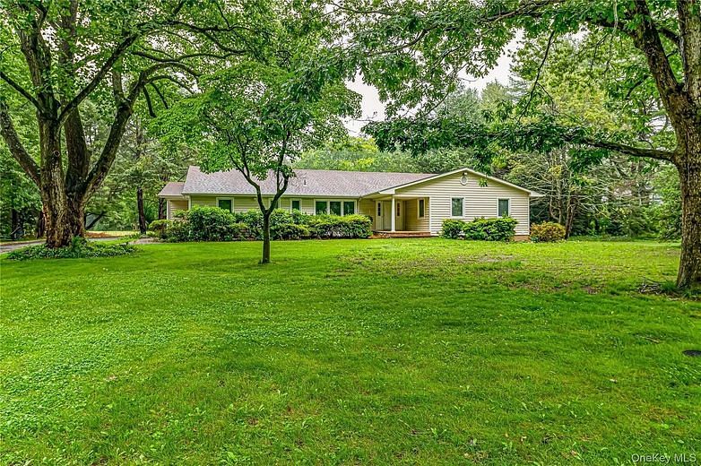 8 Woodvale Drive