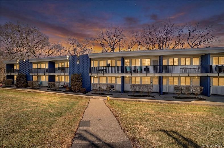 8 Wyndover Woods Lane #18