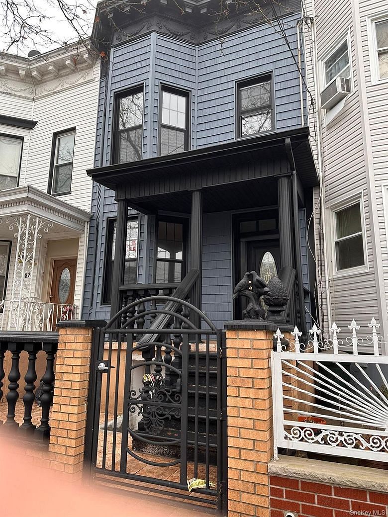80 Autumn Avenue