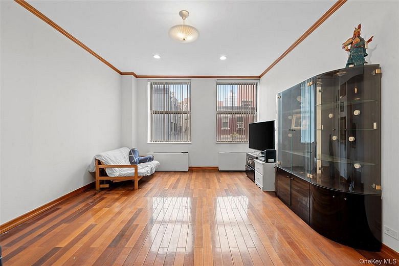 80 Elizabeth Street #2K