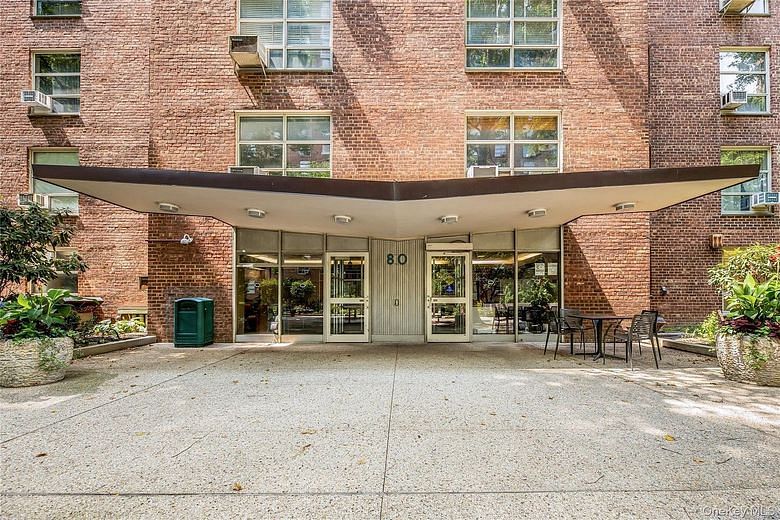 80 La Salle Street #18c