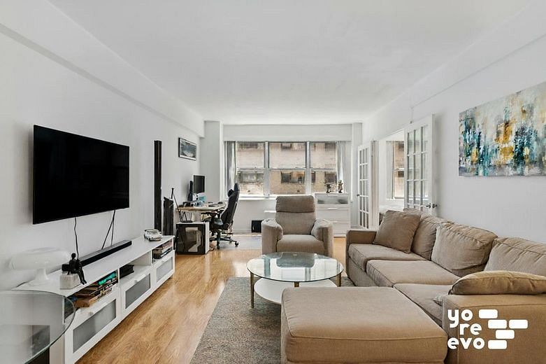 80 Park Avenue #5C