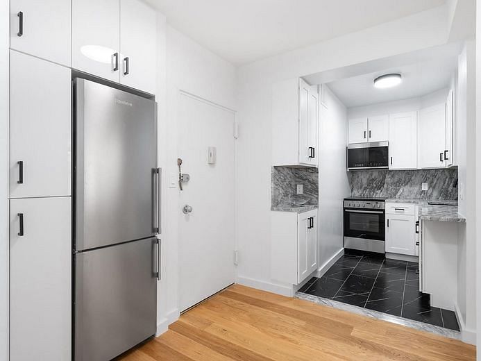 80 Park Avenue #6F