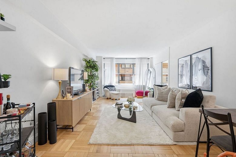 80 Park Avenue #8C