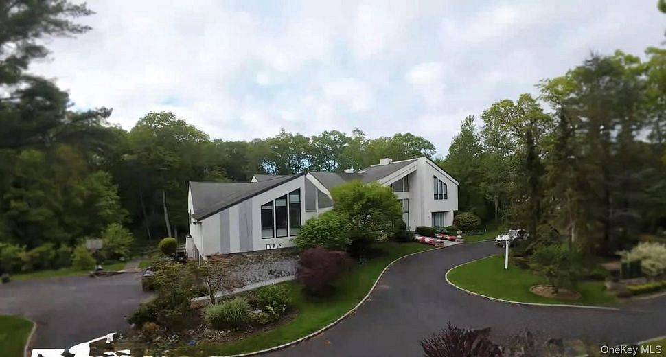 80 Tall Oak Crescent
