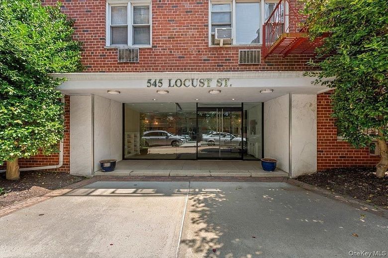 80 William Street #2E