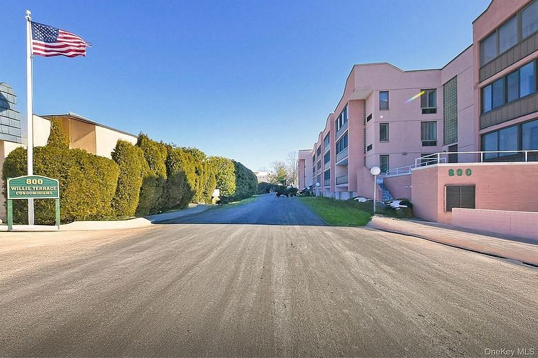 800 Willis Avenue #313