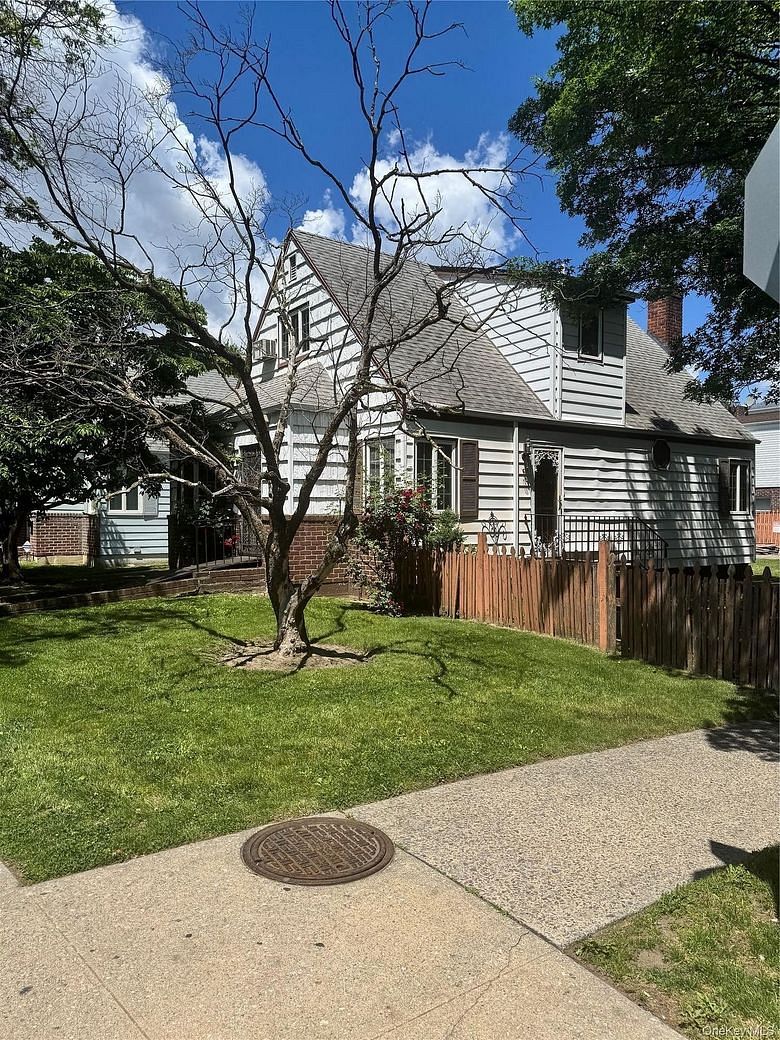 8019 Grand Central Parkway