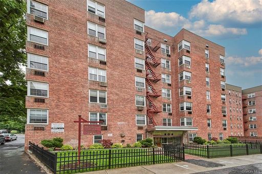 Image 1 of 16 for 804 Bronx River Road #1E in Westchester, Yonkers, NY, 10708