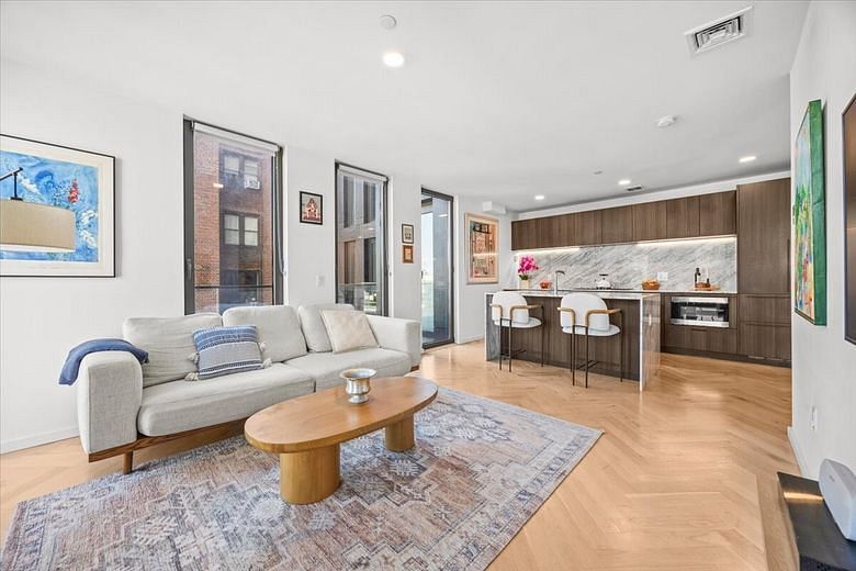 805 Washington Avenue #4B